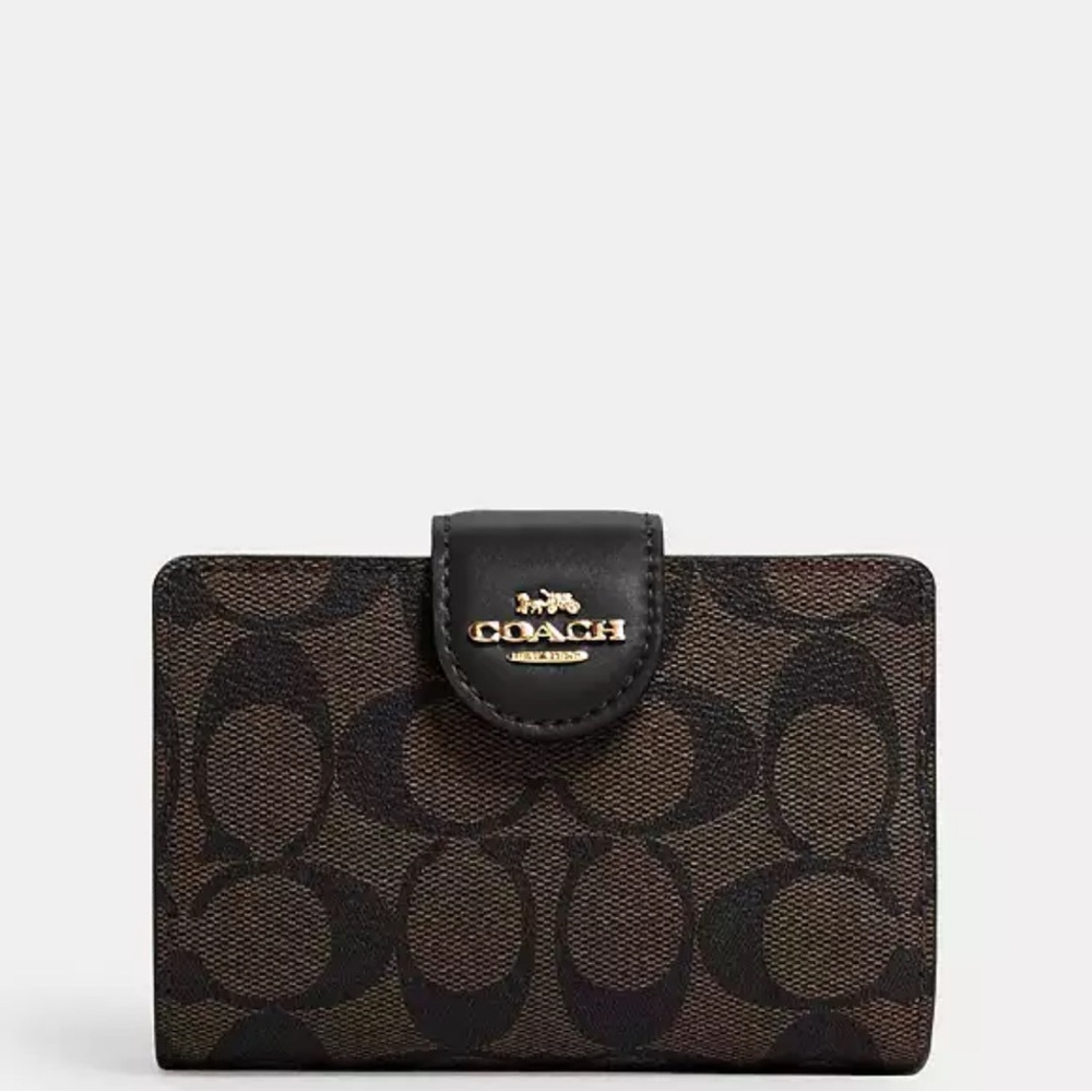 New Coach Medium Corner Zip Wallet
